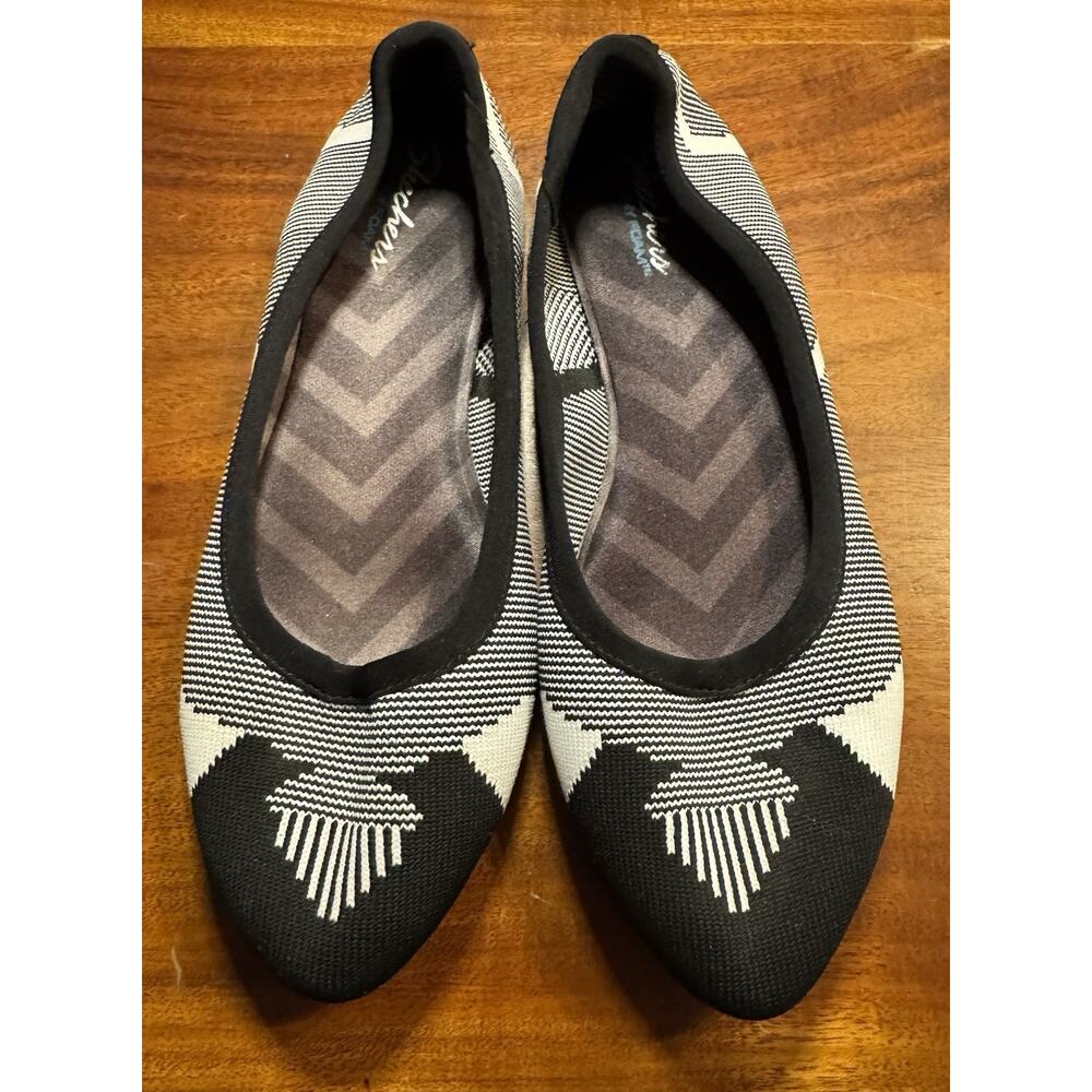 Skechers Women's Black White Cleo Wham Slip On Pointed Toe Ballet Flats Sz 8